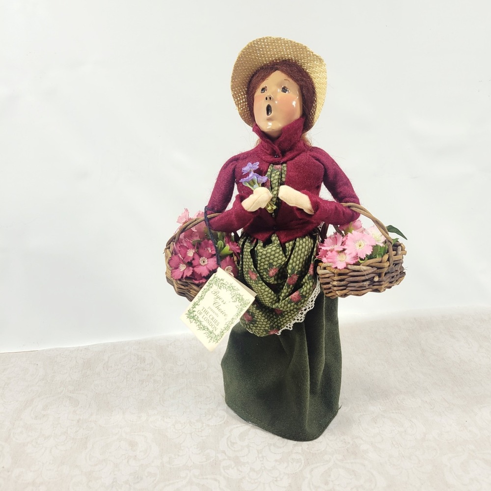 BYERS CHOICE 1994 THE CRIES OF LONDON FLOWER VENDOR SELLER CAROLER SIGNED